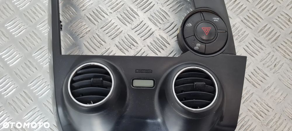 SsangYong Actyon Ramka Radia - 6