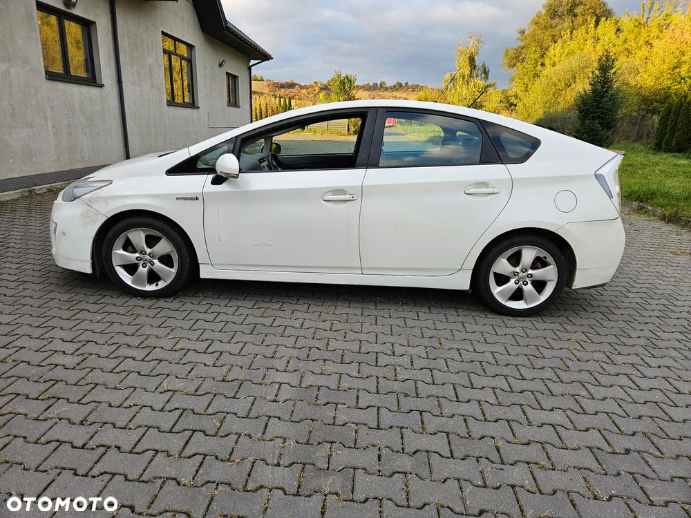 Toyota Prius 1.8 Hybrid Premium - 11