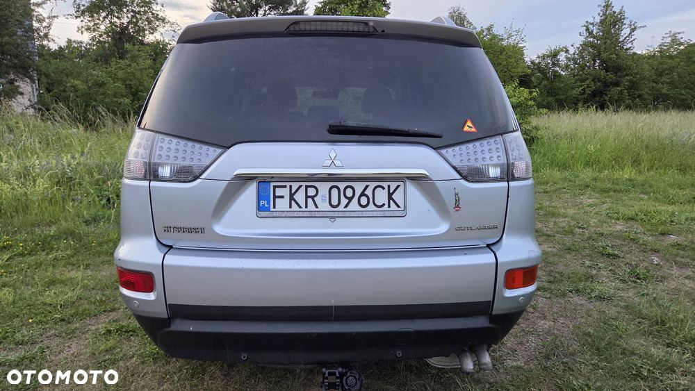 Mitsubishi Outlander - 8