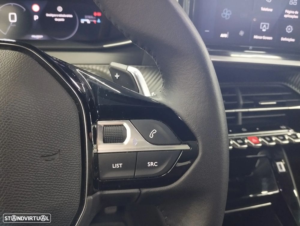 Peugeot 2008 1.2 PureTech Allure EAT8 - 19