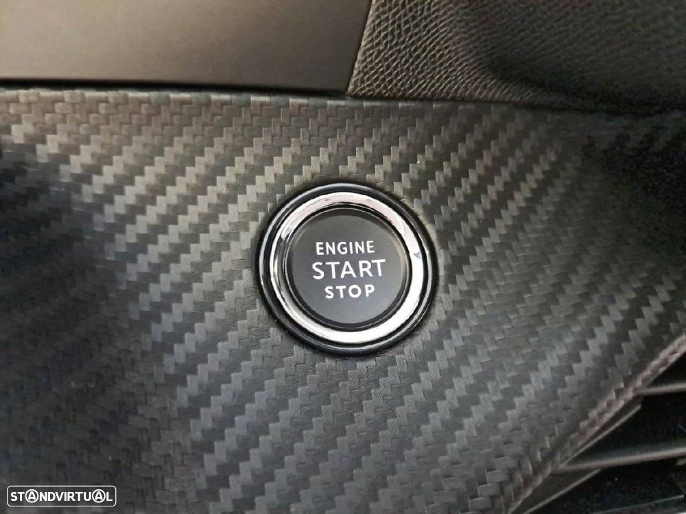 Peugeot 208 - 18