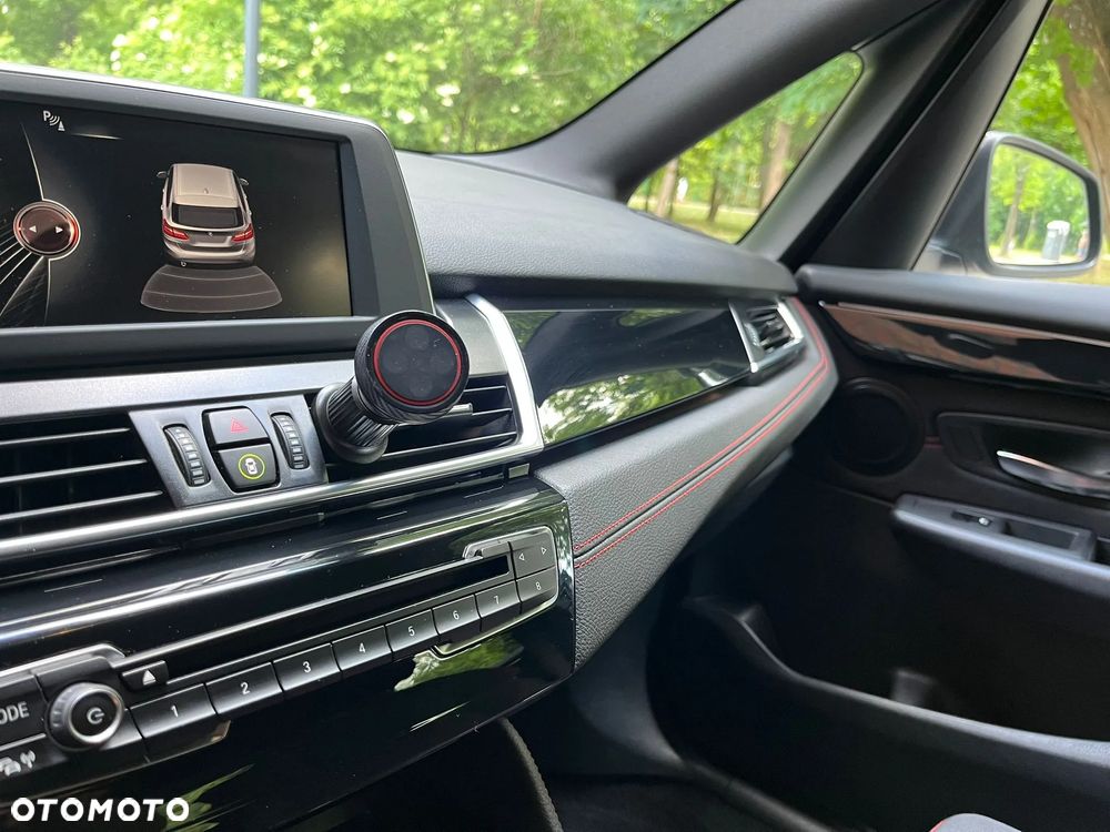 BMW Seria 2 218d - 16