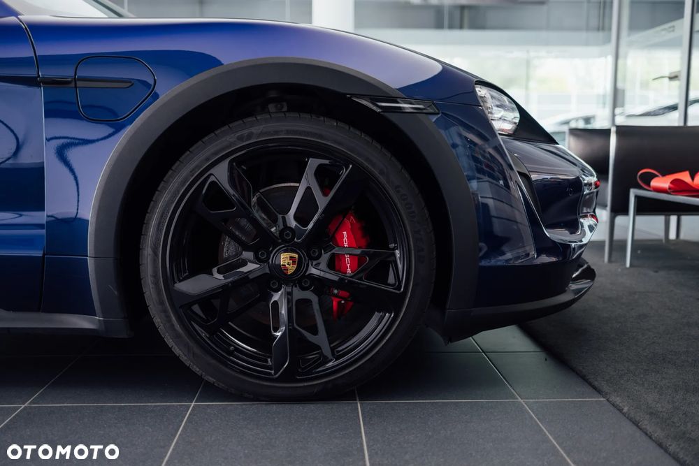 Porsche Taycan 4S Cross Turismo - 17