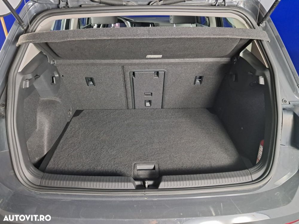 Volkswagen Golf - 29