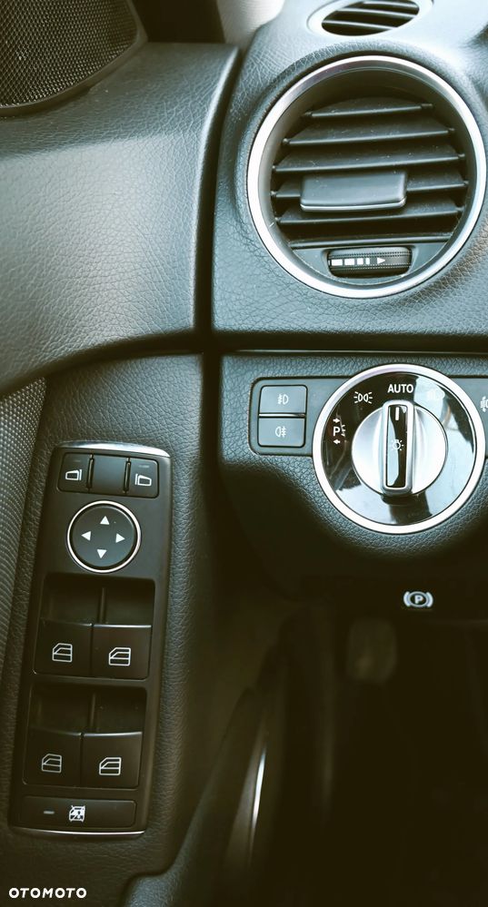 Mercedes-Benz Klasa C - 33