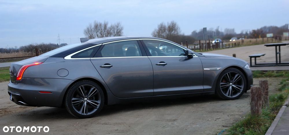 Jaguar XJ 3.0 T AWD LWB Premium Luxury - 13