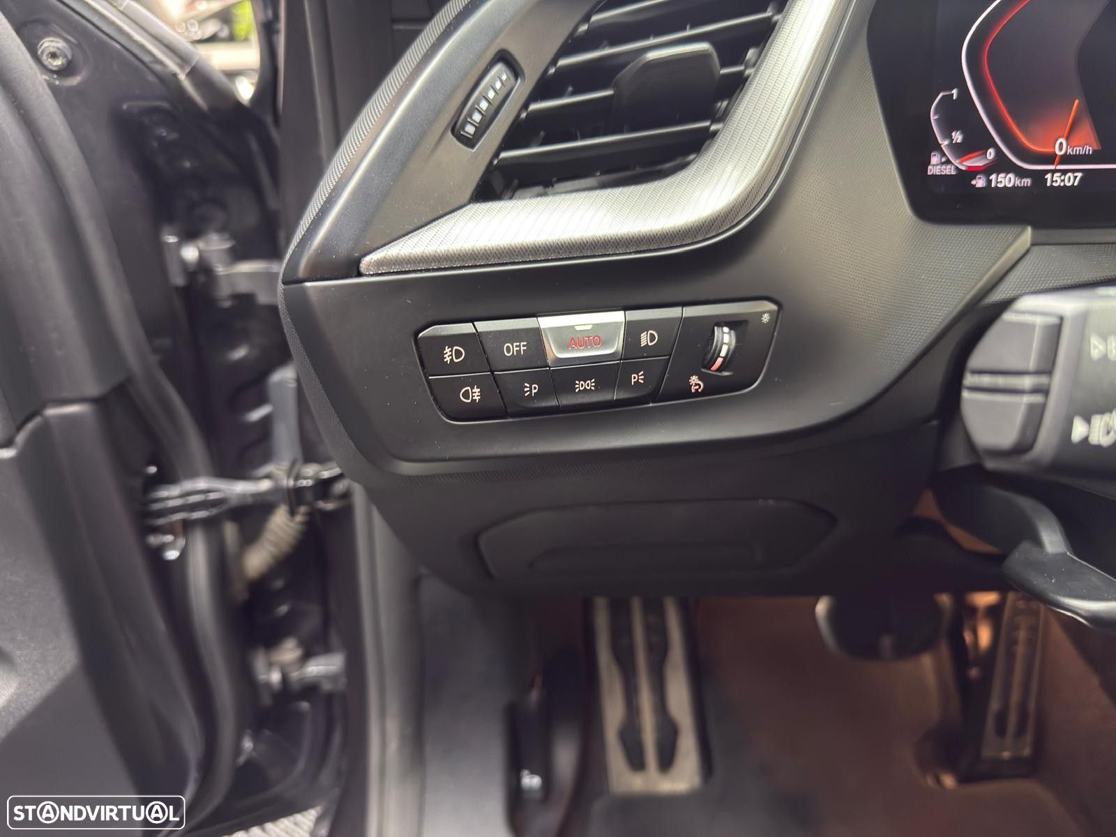 BMW 116 d Pack Desportivo M Auto - 25