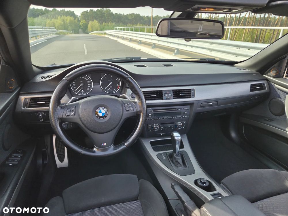 BMW Seria 3 320d DPF Cabrio M Sport Edition - 36
