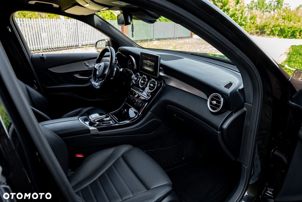 Mercedes-Benz GLC 250 4Matic 9G-TRONIC - 23