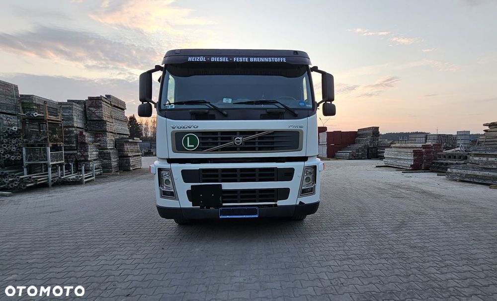 Volvo - 8