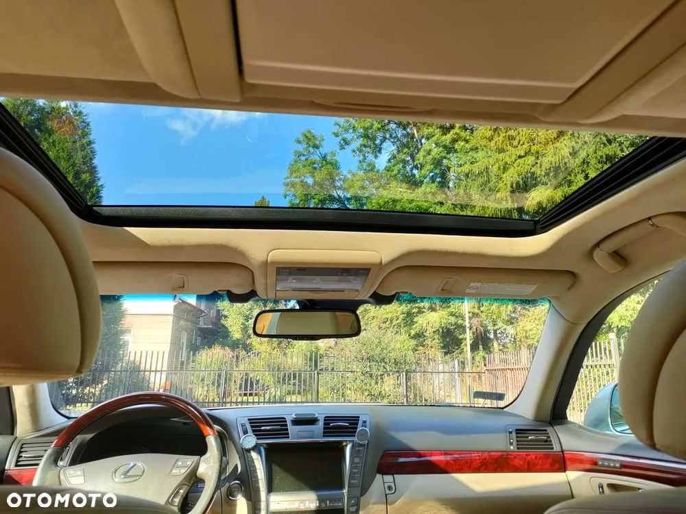 Lexus LS - 14