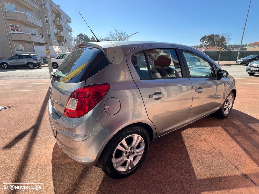 Opel Corsa 1.2 Cosmo - 10