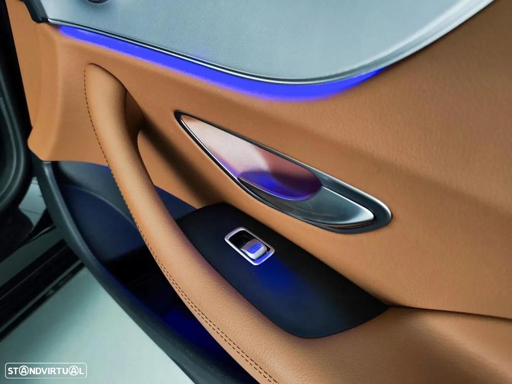 Mercedes-Benz E 220 — fotografia 14