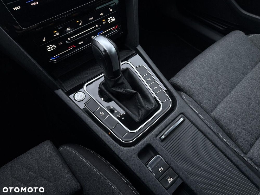 Volkswagen Passat 2.0 TSI Business DSG - 17