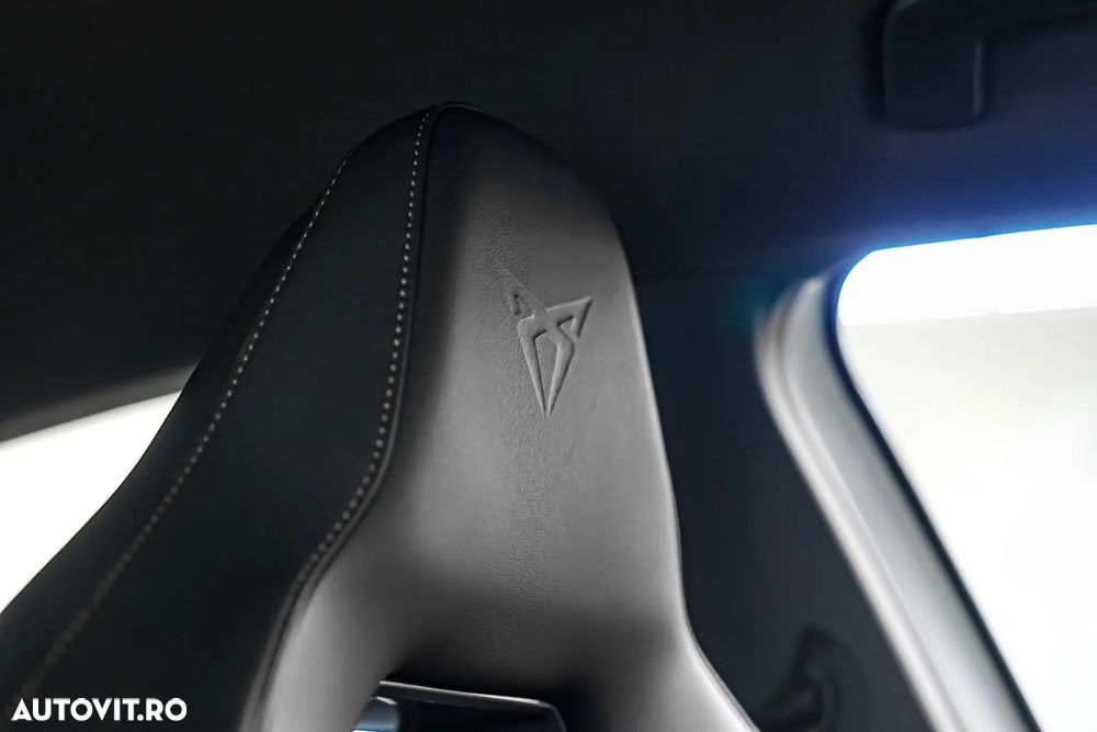 Cupra Formentor 1.4 e-HYBRID DSG Priority - 30