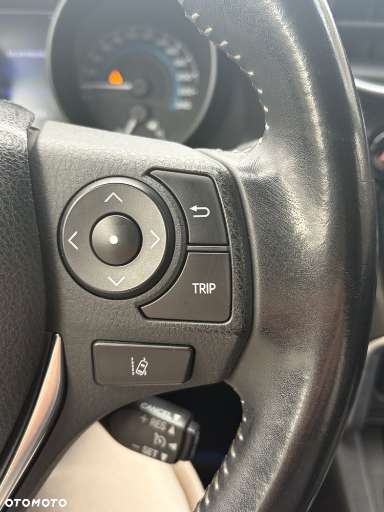 Toyota Auris 1.8 HSD Luna - 12