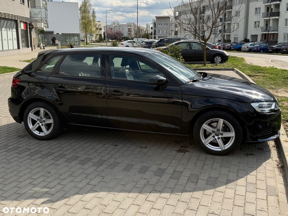 Audi A3 Sportback - 1