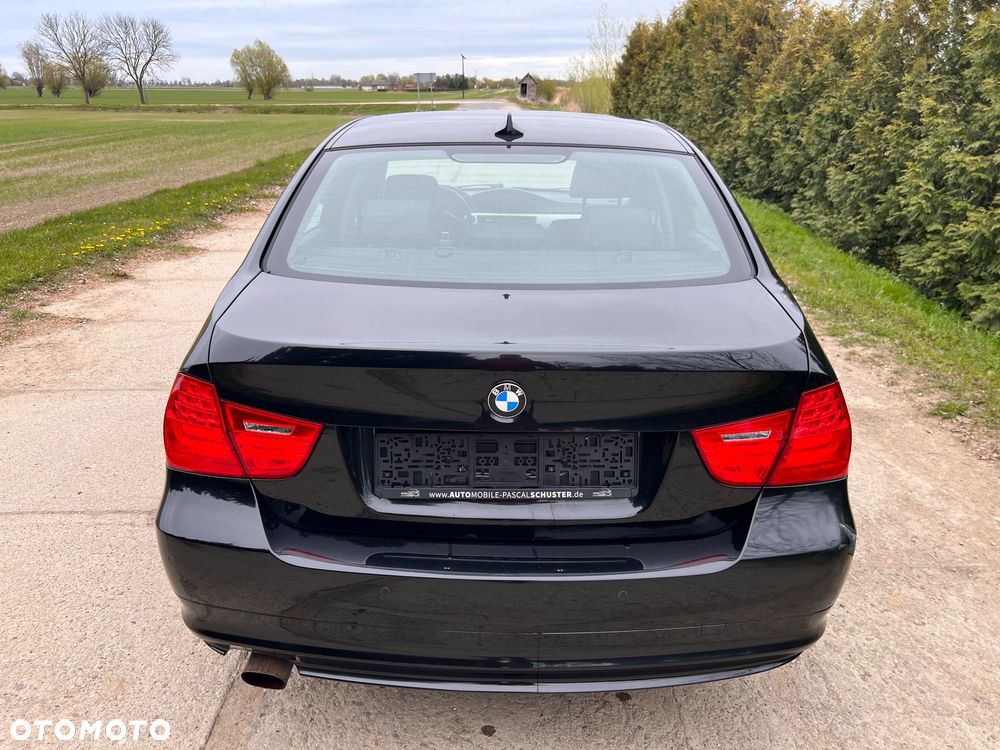 BMW Seria 3 318i - 5