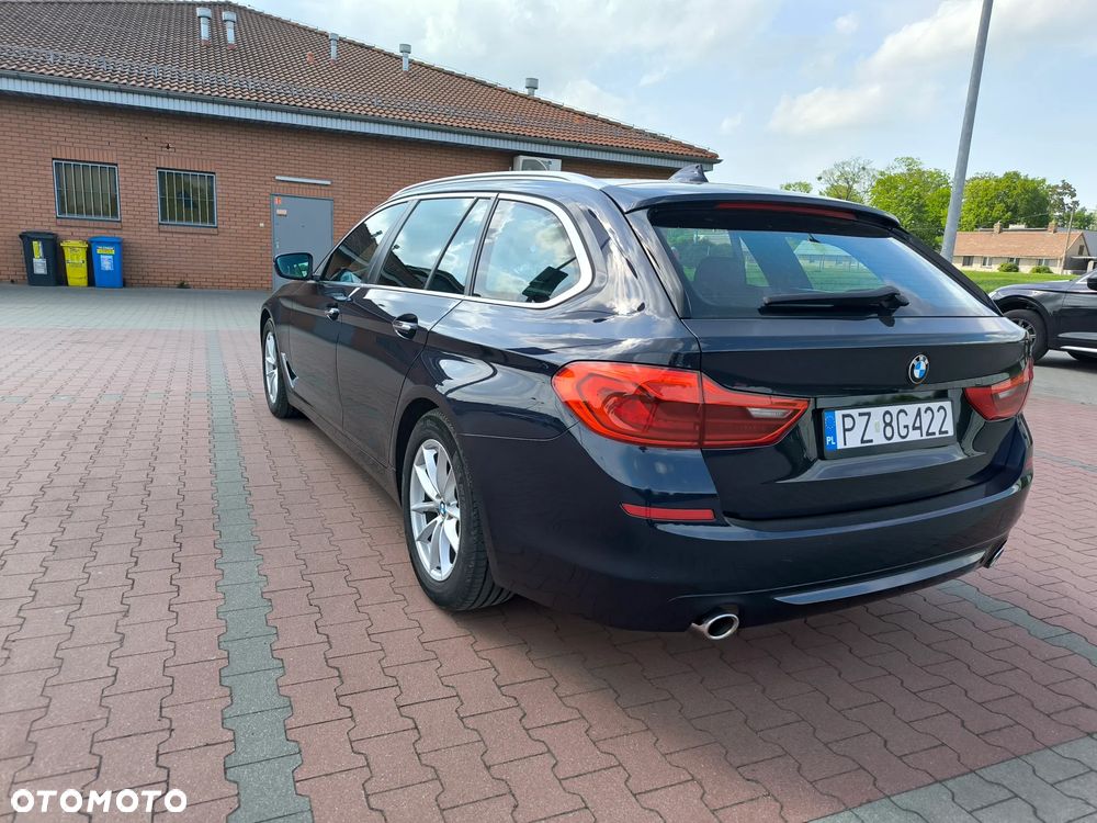 BMW Seria 5 520i Sport Line - 6