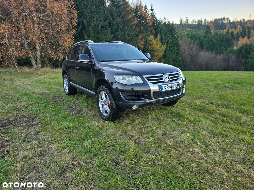 Volkswagen Touareg - 1