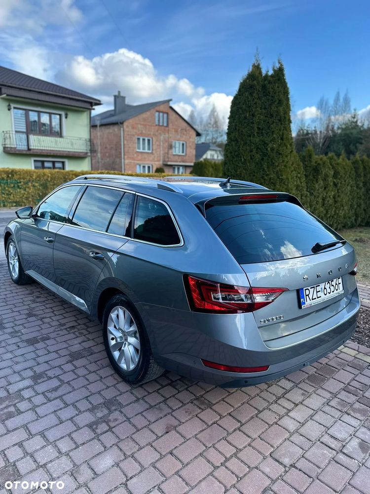 Skoda Superb 2.0 TDI SCR Ambition DSG - 8