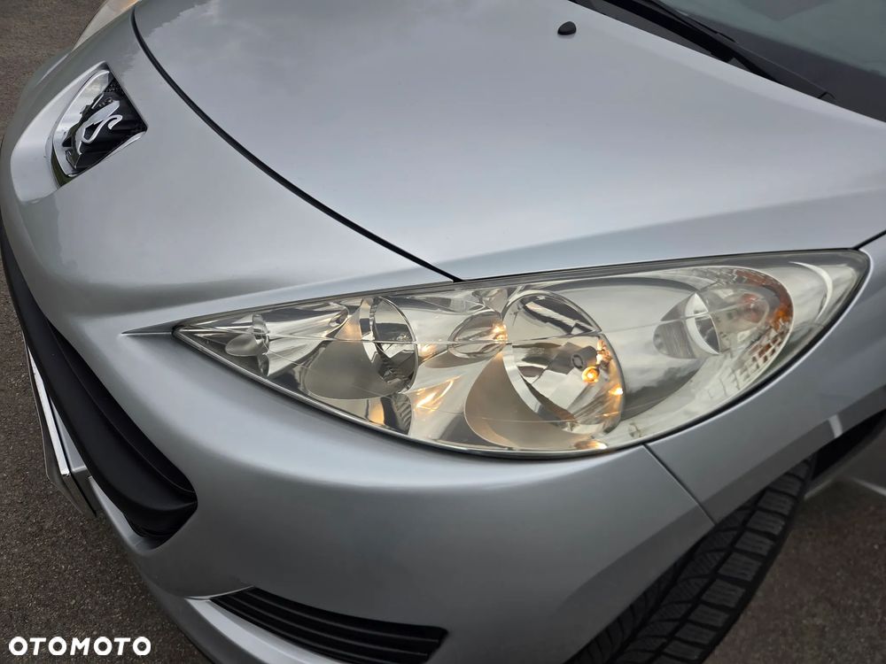 Peugeot 207 1.6 HDi - 24