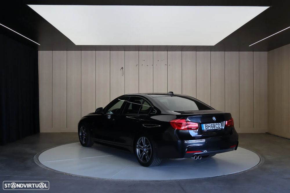 BMW 330 e iPerformance Pack M - 5