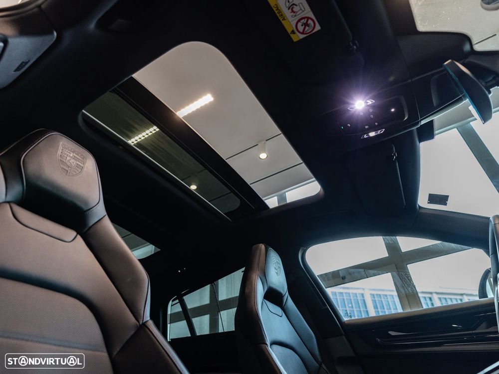 Porsche Panamera 4 E-Hybrid - 43