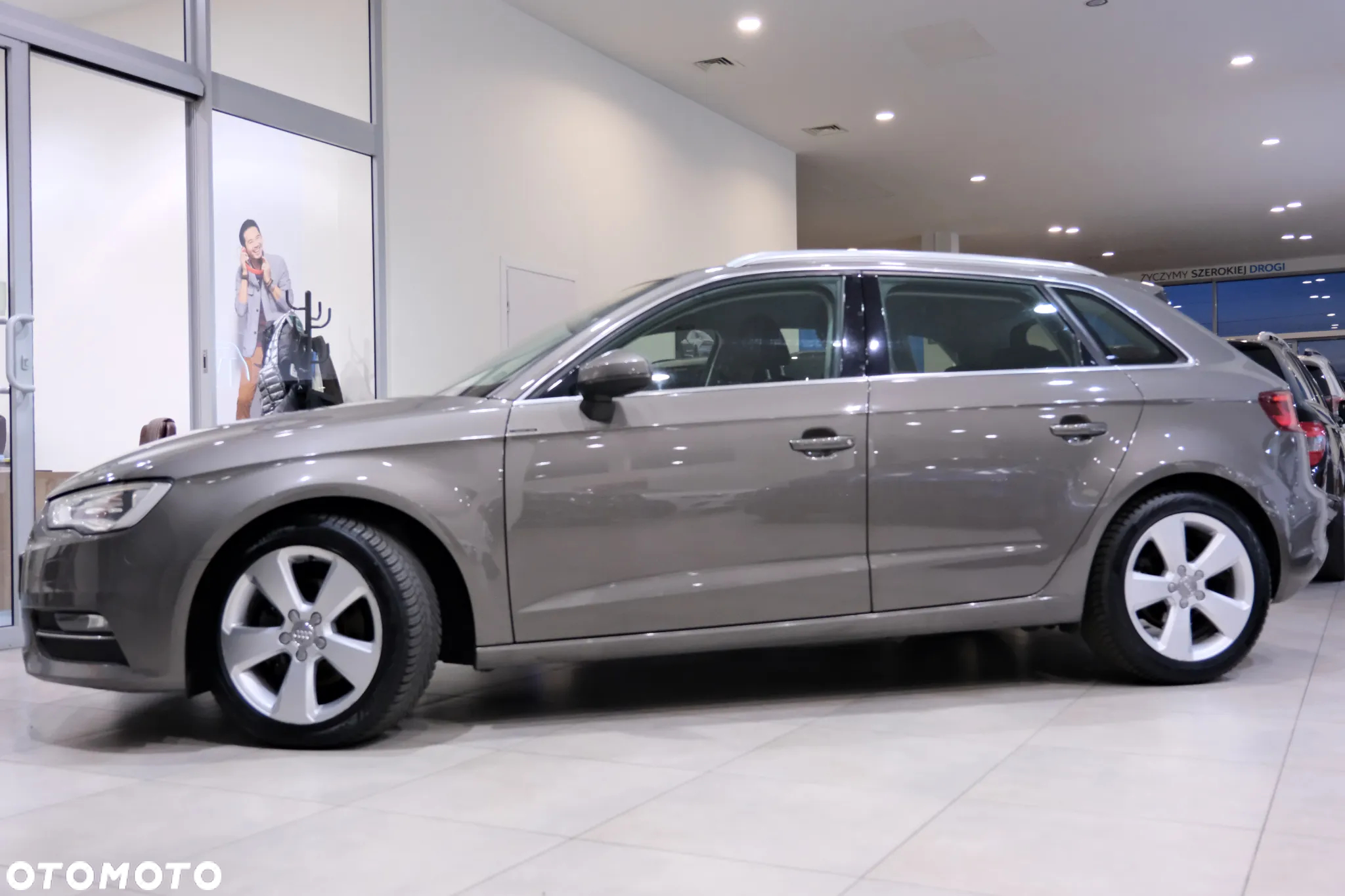 Audi A3 1.6 TDI Sportback S tronic Ambiente - 20