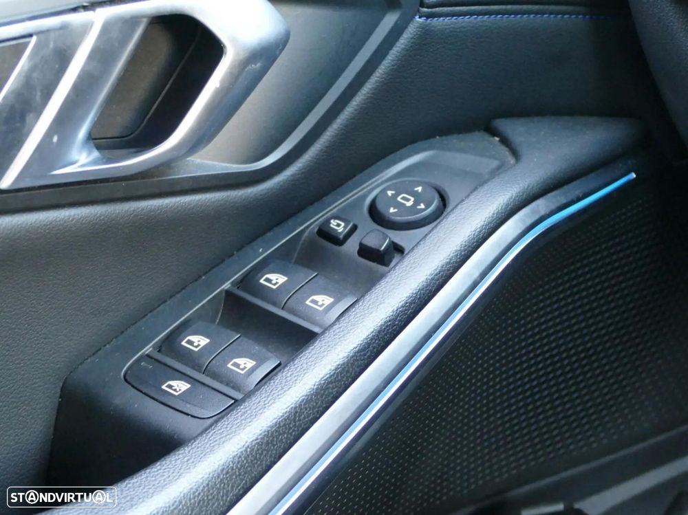 BMW 330 e Pack Desportivo M Auto - 34