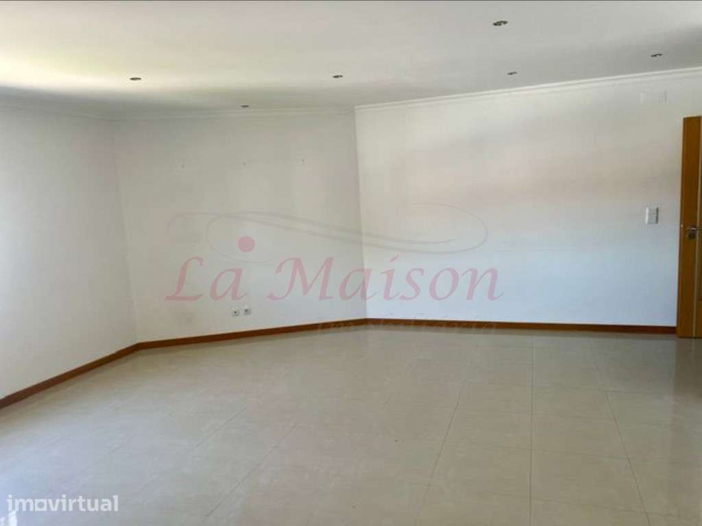 Apartamento T3 em São Julião do Tojal - Grande imagem: 4/33