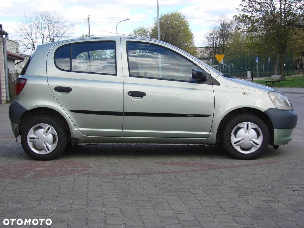 Toyota Yaris - 7