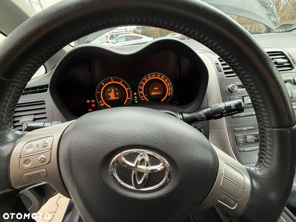 Toyota Auris 2.0 D-4D Luna - 12