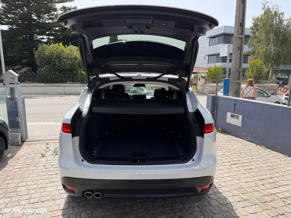 Jaguar F-Pace 20d Aut. R-Sport - 18