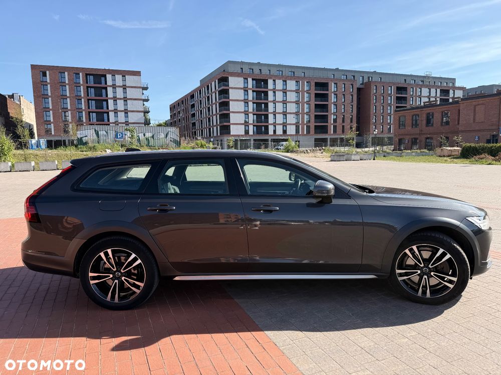 Volvo V90 Cross Country D5 SCR AWD - 4