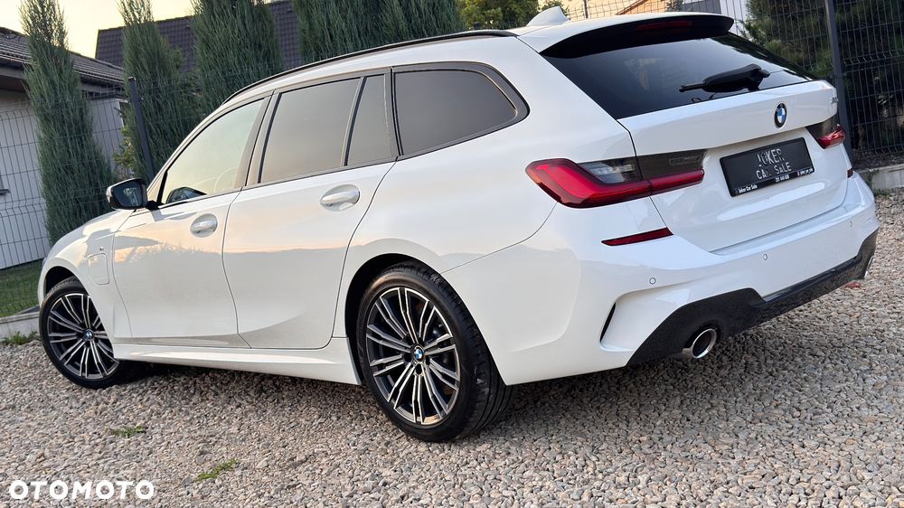 BMW Seria 3 330e M Sport - 40