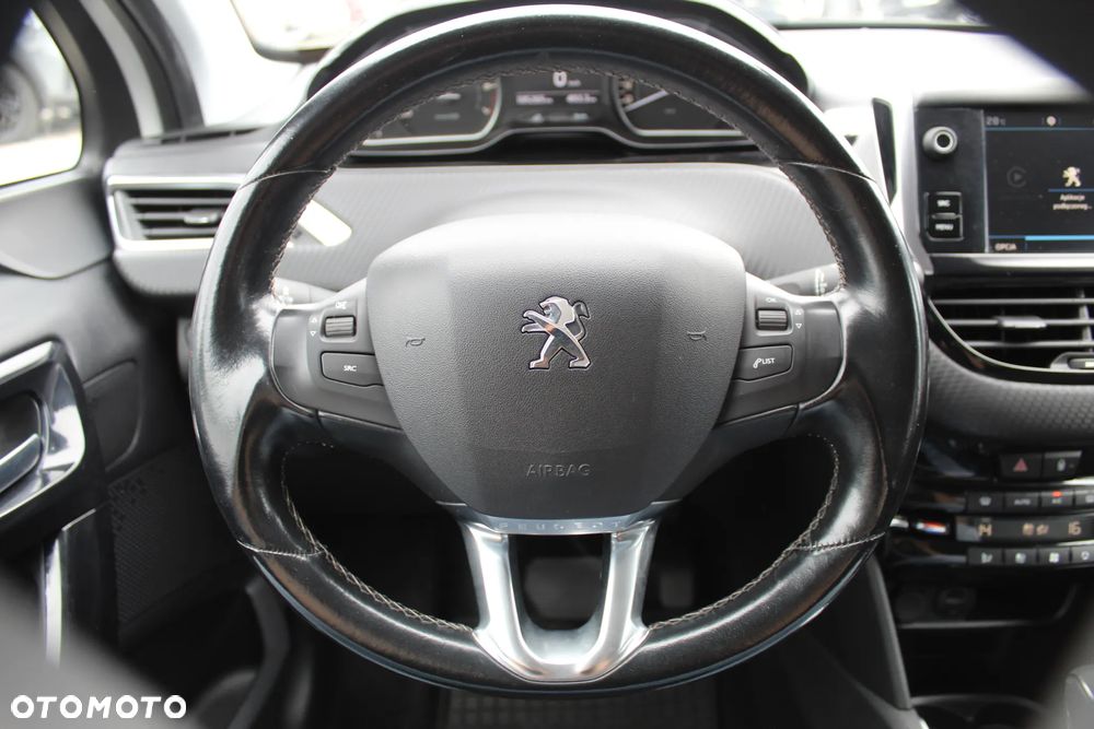 Peugeot 208 1.2 PureTech Allure S&S EAT6 - 22