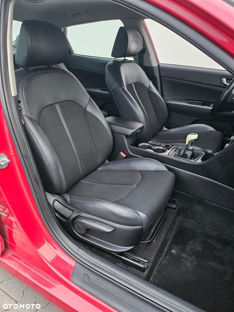Kia Optima 2.0 L - 13