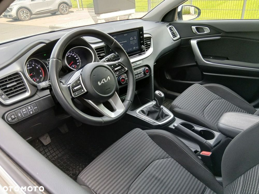 Kia Ceed 1.5 T-GDI M - 10