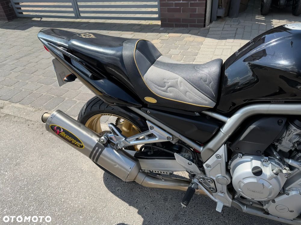 Yamaha FZS - 25