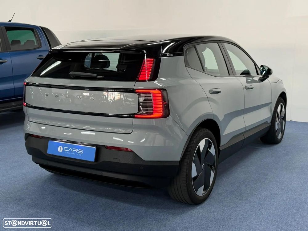 Volvo EX30 Single Motor Extended Range RWD Plus - 11