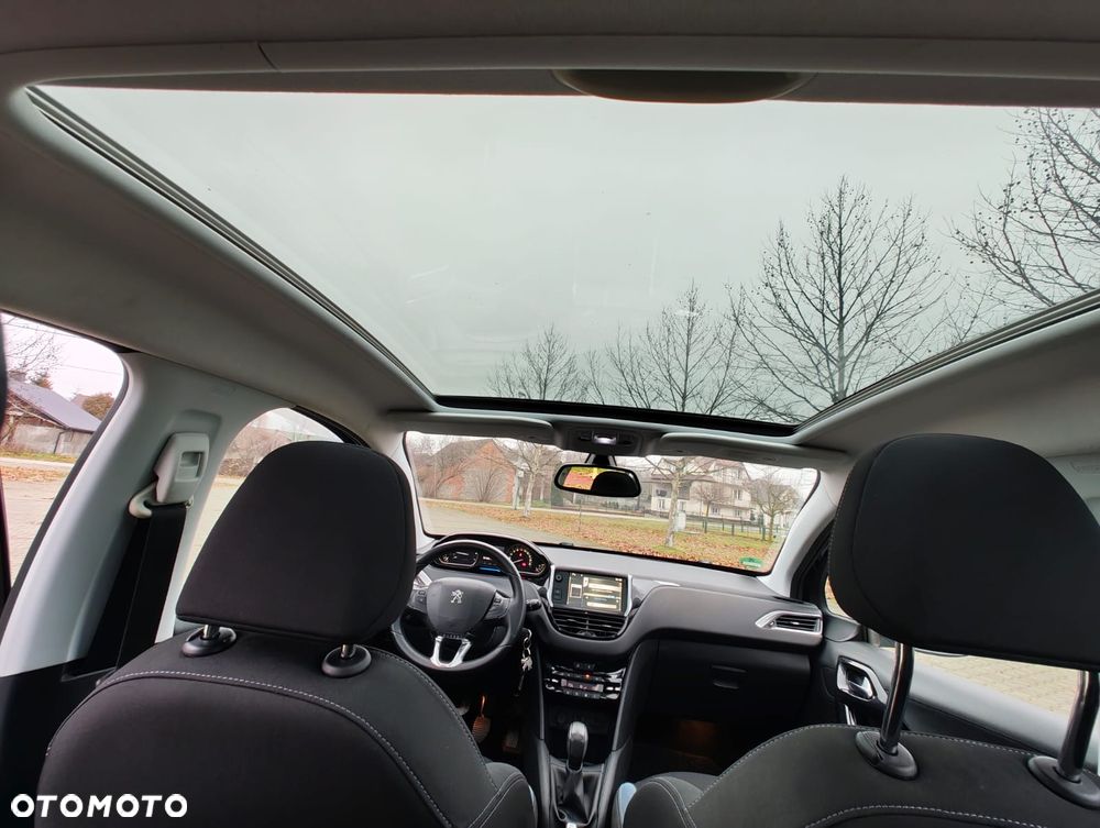 Peugeot 208 - 24