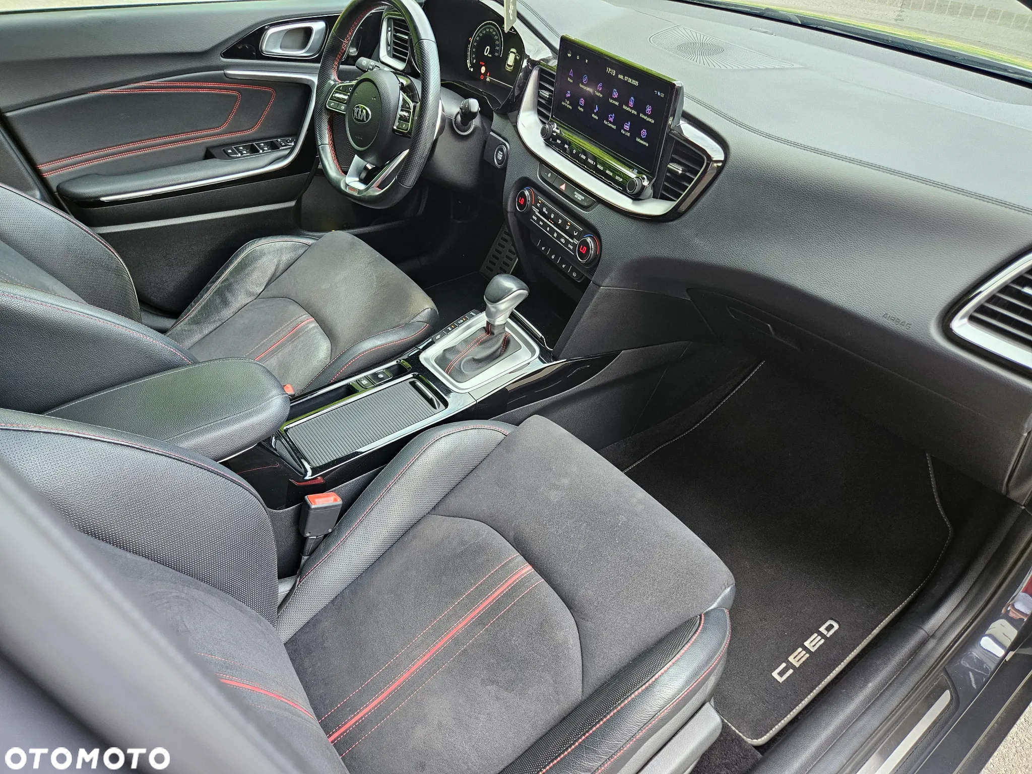 Kia ProCeed 1.6 T-GDI GT DCT - 11