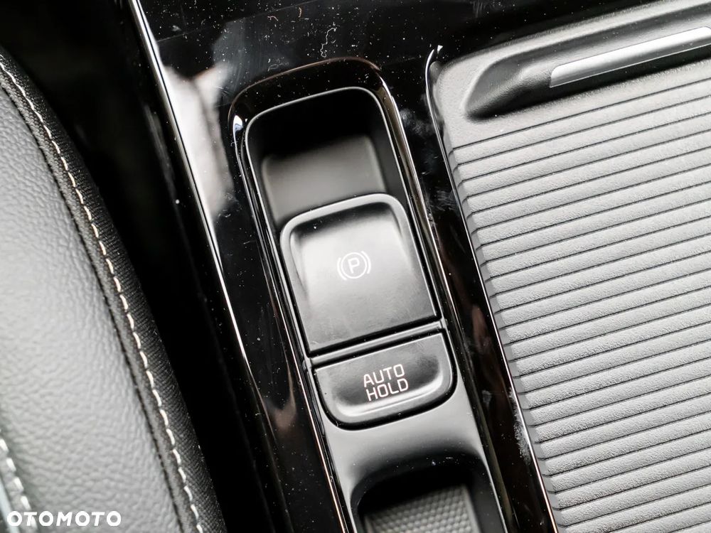 Kia XCeed 1.6 T-GDI Tribute DCT - 24