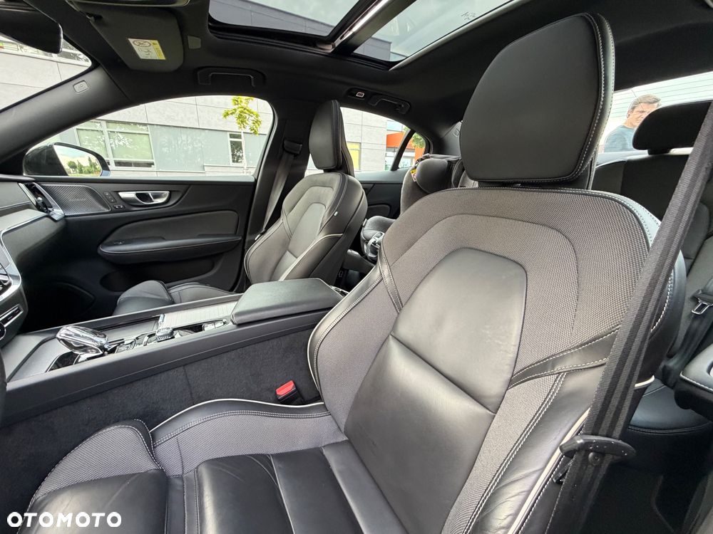 Volvo S60 B5 B AWD Ultimate Dark - 12