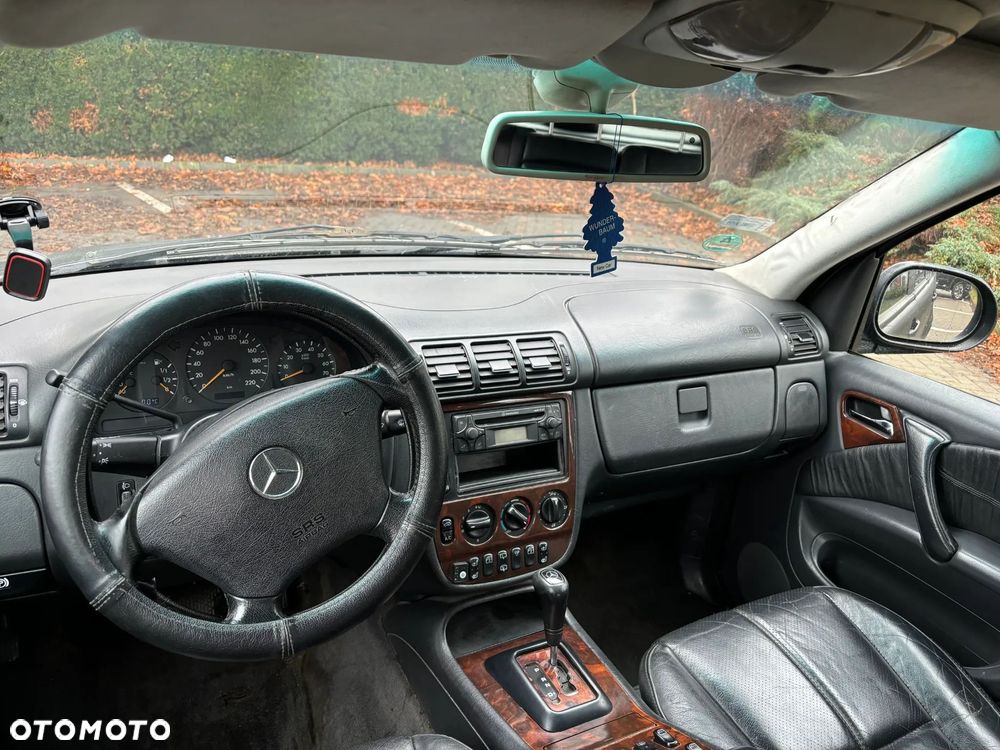 Mercedes-Benz ML 320 - 10