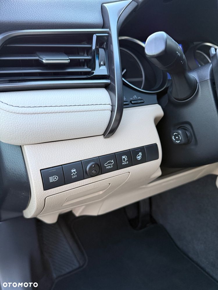 Toyota Camry 2.5 Hybrid Executive CVT - 28