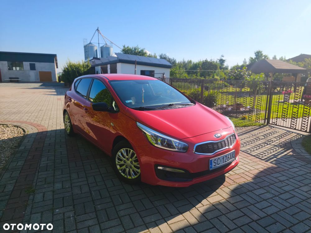 Kia Ceed 1.4 L - 6