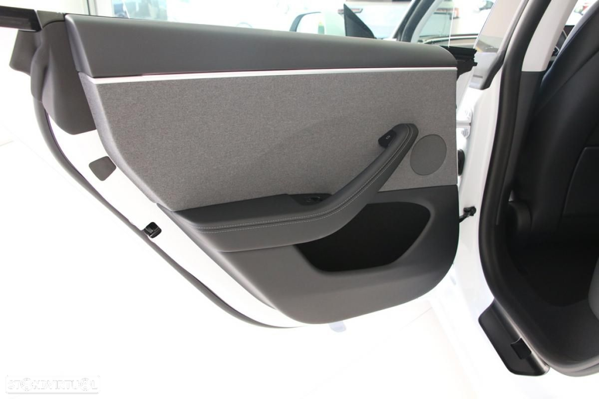 Tesla Model 3 Long Range Tração Integral - 17