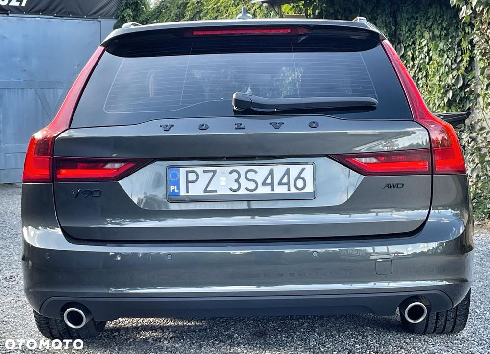 Volvo V90 D4 AWD Momentum - 4